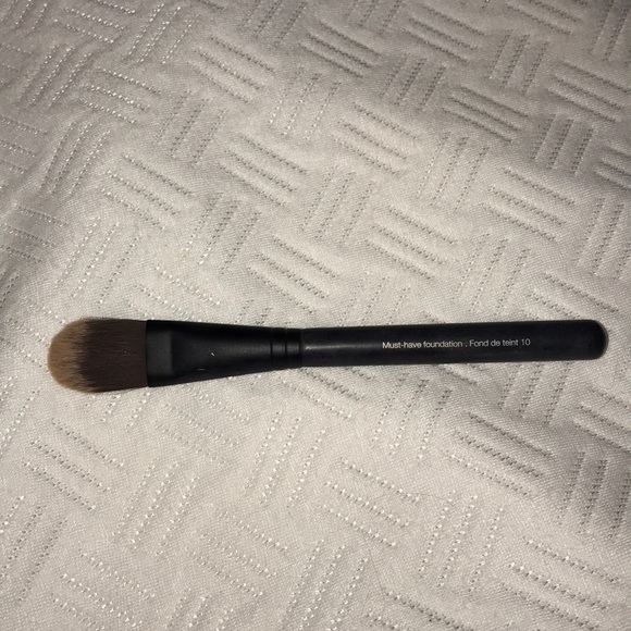 Sephora Must Have Foundation Brush - Picture 3 of 4